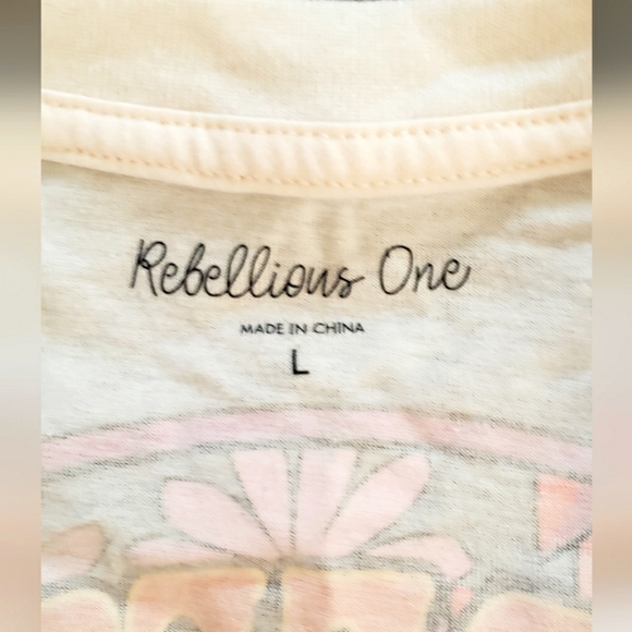 Rebellious One, Day Dreamer, Graphic Tee, Tshirt, Size Large - Picture 3 of 4